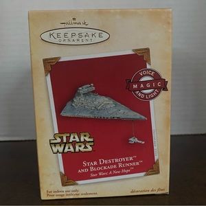 Collectible Star Wars A New Hope “Star Destroyer and Blockade Runner” Ornament